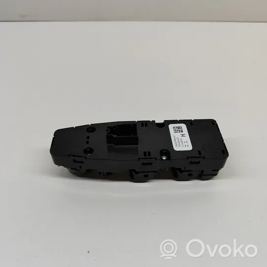 BMW 4 G22 G23 G24 G26 Przyciski szyb 7948785