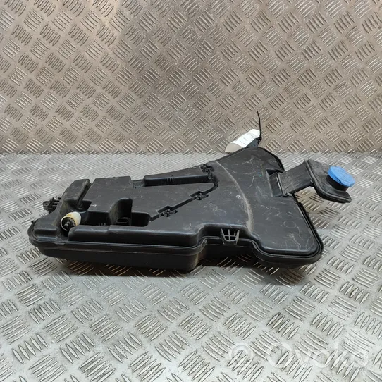 BMW 5 G30 G31 Zbiornik płynu spryskiwaczy lamp 7388945