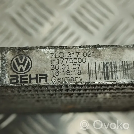 Audi Q7 4L Dzinēja eļļas radiators 7L0317021