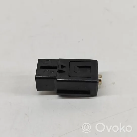 Skoda Yeti (5L) Câble adaptateur AUX 5Q0035724