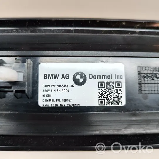 BMW X3 G01 Osłona listwy przedniej 8068487
