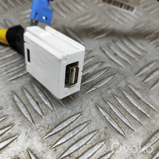 KIA Stonic Connettore plug in USB 96120H8301