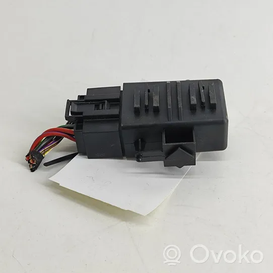 Volkswagen Amarok Seat heating relay 6R0959772A