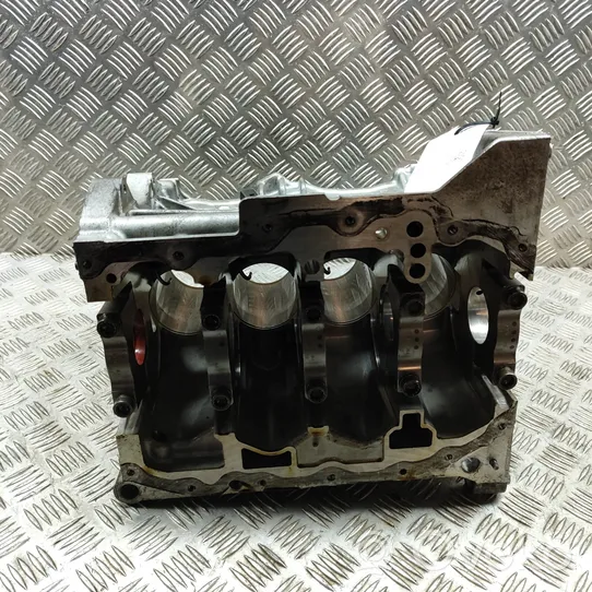 Volkswagen Golf VIII Bloc moteur 05E103023F