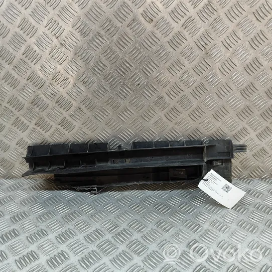 BMW X5 E70 Staffa del pannello di supporto del radiatore 7799761