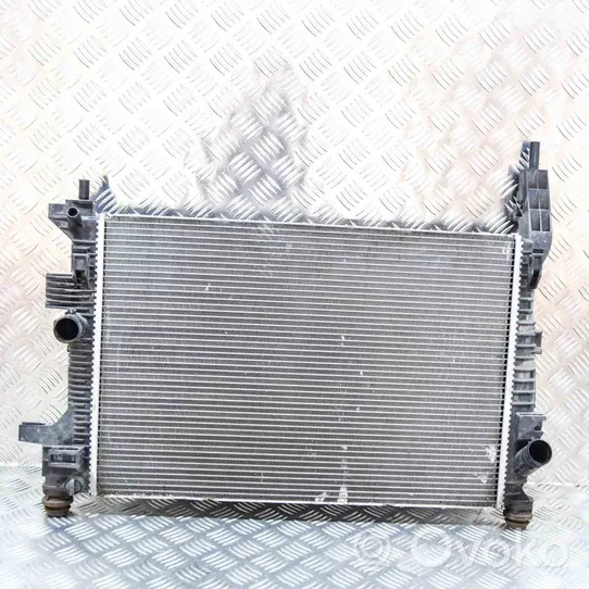 Ford Focus Radiateur de refroidissement CV618C342VB