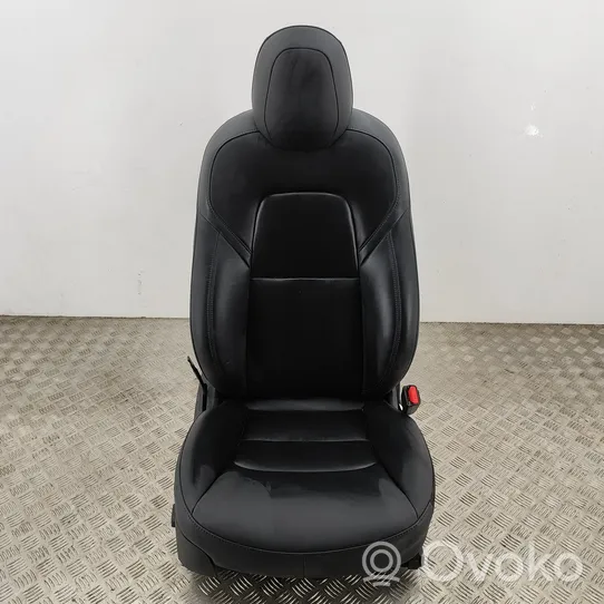 Tesla Model Y Переднее сиденье пассажира 110400700E