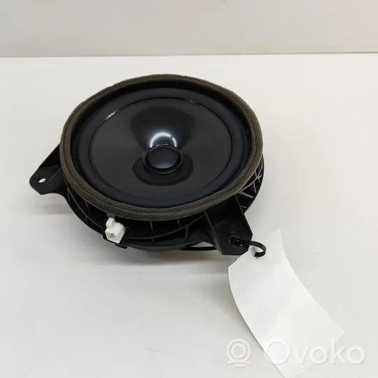 Lexus UX Enceinte de porte arrière 8616076140