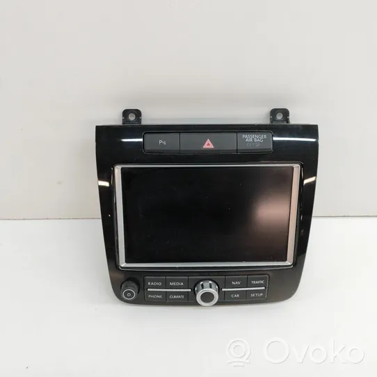 Volkswagen Touareg II Monitor / wyświetlacz / ekran 7P6919603