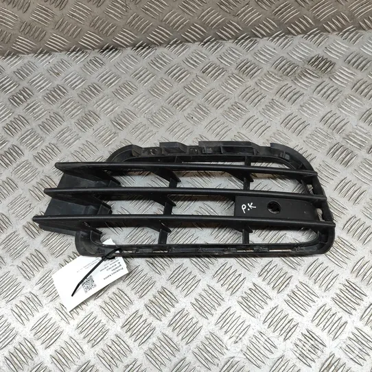 Volkswagen Touareg II Grille inférieure de pare-chocs avant 7P6853665A