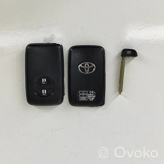 Toyota Prius+ (ZVW40) Užvedimo raktas (raktelis)/ kortelė 8990447190