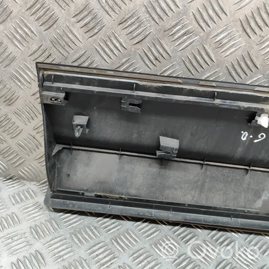 Seat Tarraco Takaoven lista (muoto) 5NL854950J