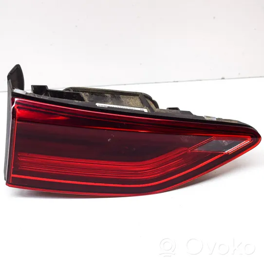 Volkswagen Golf VIII Lampy tylnej klapy bagażnika 5H0945093D