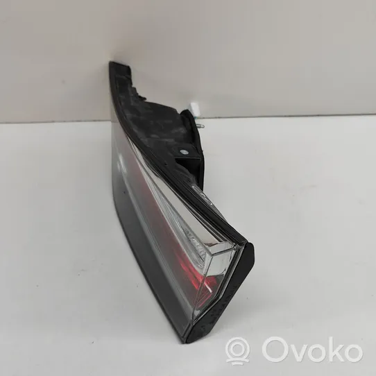 Lexus GS 300 350 430 450H Lampy tylnej klapy bagażnika 8158030560