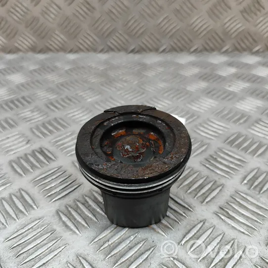 Mercedes-Benz E W213 Piston 082318