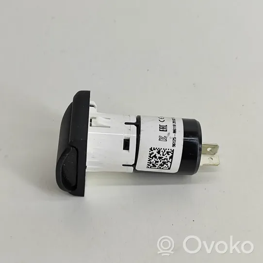 KIA Niro Connecteur/prise USB 96125M6110