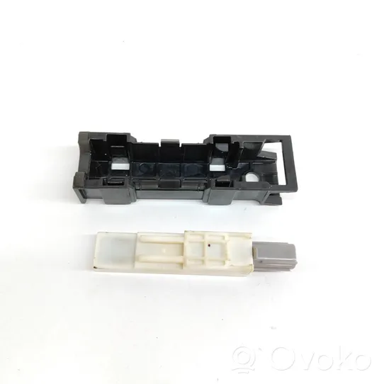 Toyota Land Cruiser (J150) Radion pystyantenni 899A060020