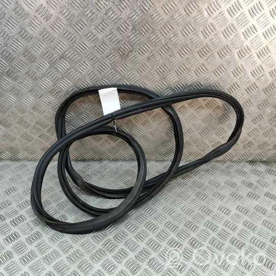 Volkswagen Tiguan Trunk rubber seal (body) 5N0827705