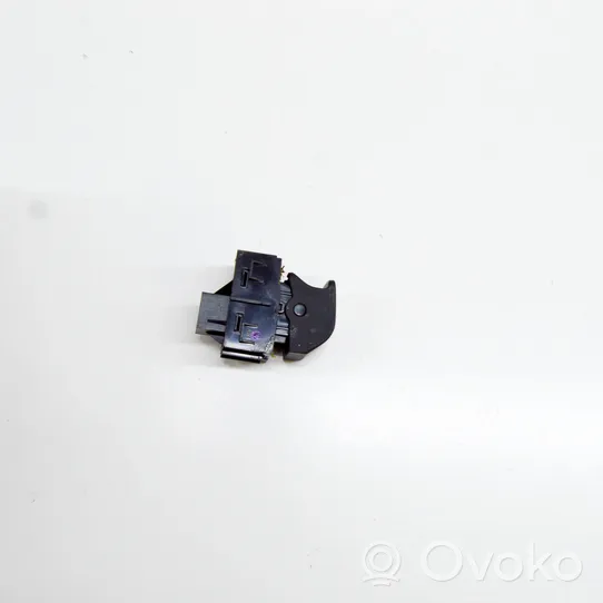 Opel Insignia B Przycisk / Włącznik hamulca ręcznego 22818055