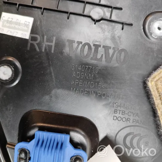 Volvo XC40 Apmušimas galinių durų (obšifke) 31407710