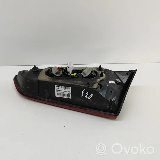 Hyundai i20 (GB IB) Lampy tylnej klapy bagażnika 92403C8000