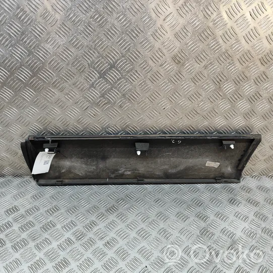 Skoda Karoq Takaoven lista (muoto) 57A854950