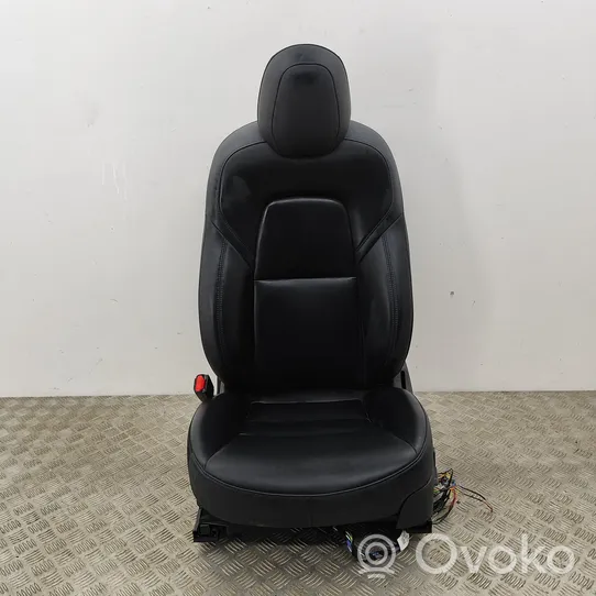 Tesla Model 3 Комплект салона komplektas 1452685C3C