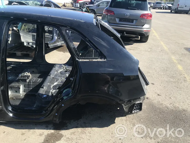 Audi Q3 8U Aizmugurējā ceturtdaļa mašīnas 