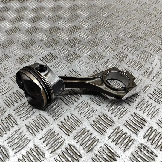 Land Rover Range Rover Velar Piston 