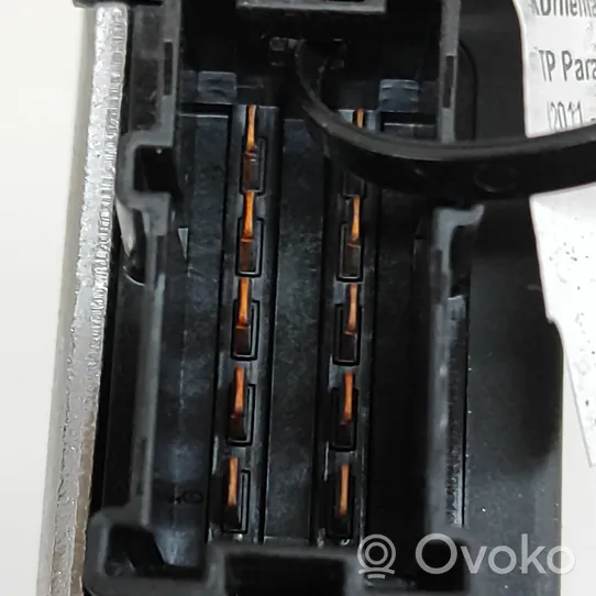 BMW 3 F30 F35 F31 Degalų (kuro) siurblio valdymo blokas 7476687