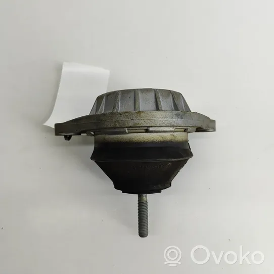 Audi 80 90 S2 B4 Supporto di montaggio del motore 8A0199382