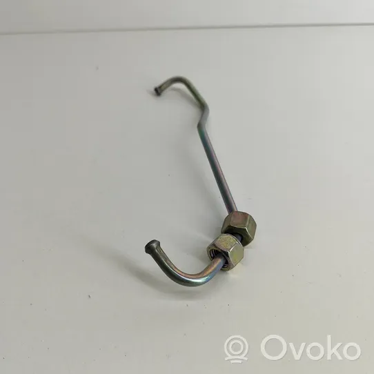 Audi 80 90 S2 B4 Tuyau d'alimentation conduite de carburant 028130301D