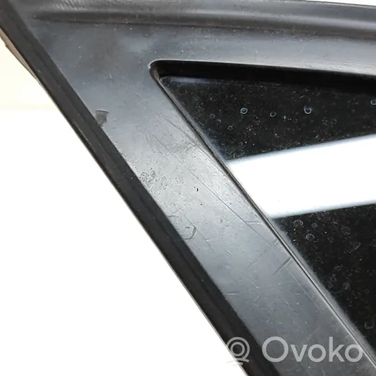 Audi Q3 8U Szyba karoseryjna tylna 8U0845299