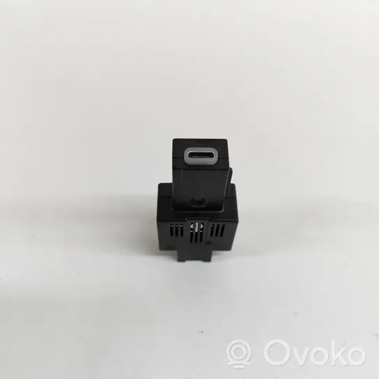 Volkswagen Tiguan USB-pistokeliitin 3G5035954