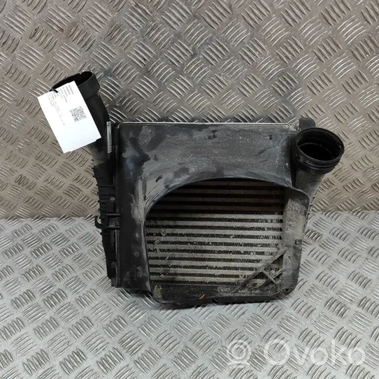 Volkswagen Touareg II Starpdzesētāja radiators 7L6145803D