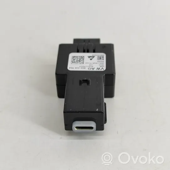 Volkswagen Tiguan USB-pistokeliitin 3G5035954