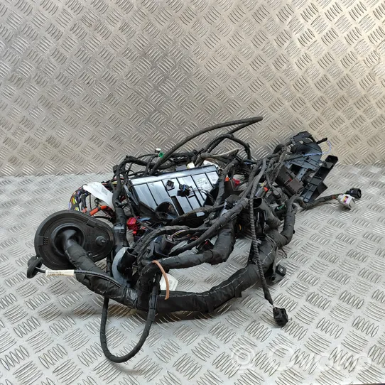 Volkswagen Tiguan Faisceau de câblage pour moteur 05E971610M