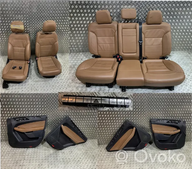 Mercedes-Benz GLE AMG (W166 - C292) Fotele / Kanapa / Komplet 