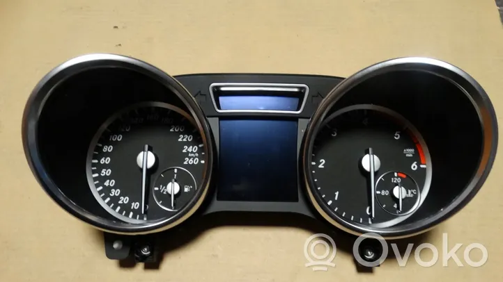 Mercedes-Benz GLE (W166 - C292) Spidometras (prietaisų skydelis) 