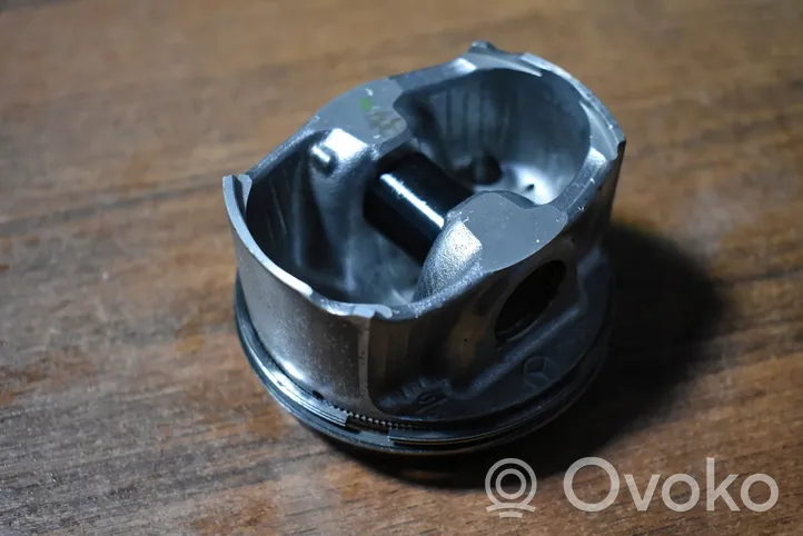 Mercedes-Benz E W213 Piston 