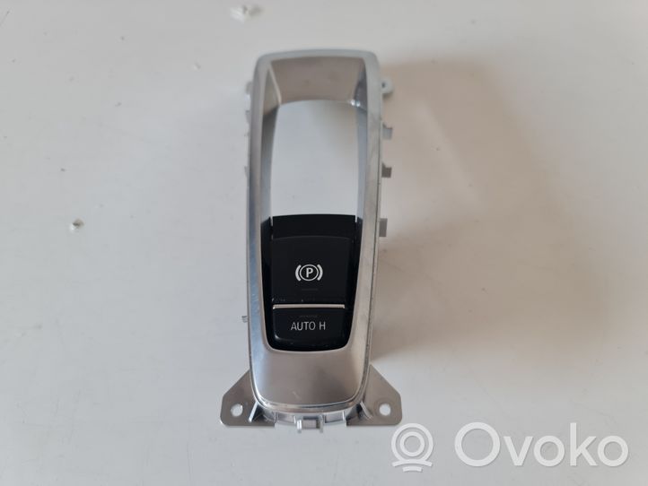 BMW X5 F15 Interruttore del freno di stazionamento/freno a mano 6822520