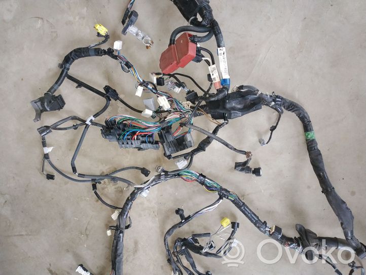 Toyota iQ Cableado de instalación del motor 8212174021