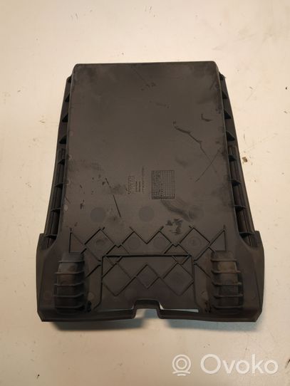 Volvo V50 Panelės stalčiuko/lentinėlės paklotėlis 30755058