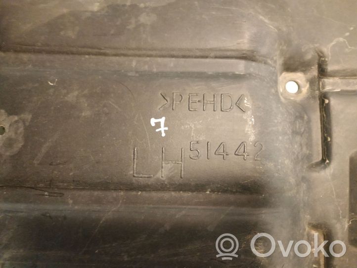 Toyota Avensis T220 Unterfahrschutz Unterbodenschutz Motor 51442