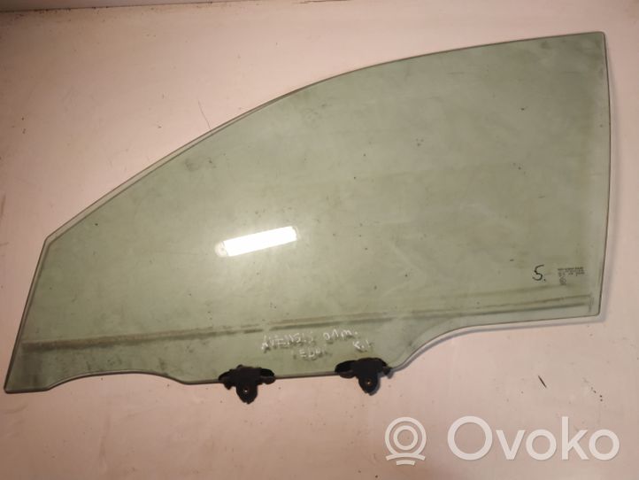 Toyota Avensis T220 Front door window glass four-door 