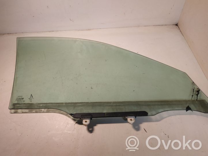 Toyota Avensis T220 Front door window glass four-door 