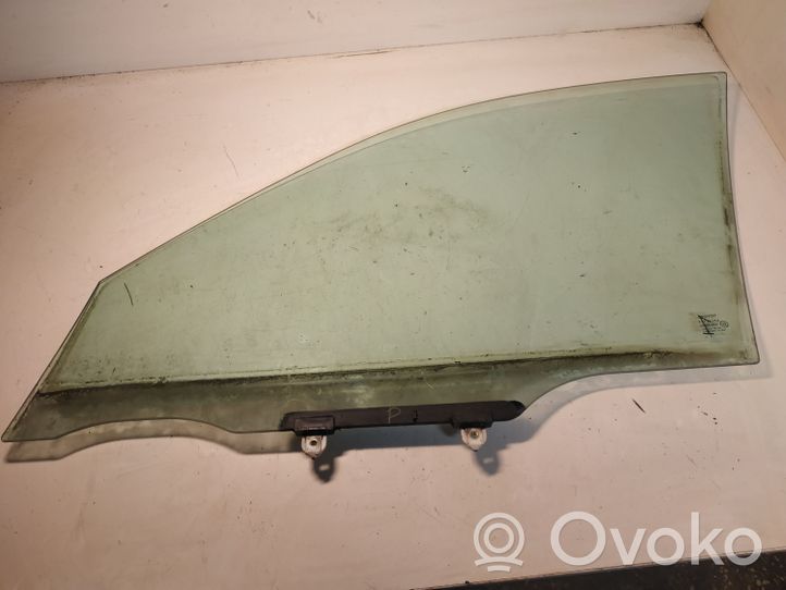 Toyota Avensis T220 Front door window glass four-door 43R00050