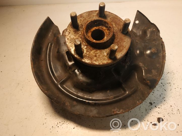 Toyota Avensis T220 Front wheel hub 