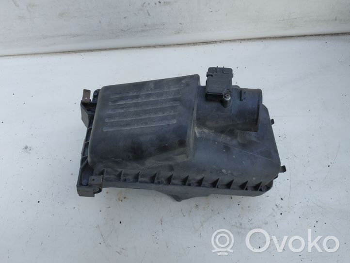 Toyota Avensis T250 Luftfilterkasten 2220427010