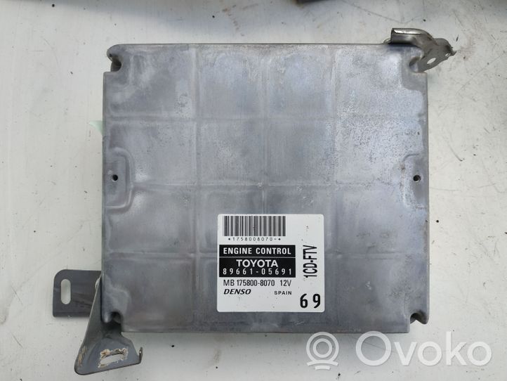 Toyota Avensis T250 Kit calculateur ECU et verrouillage 8966105691